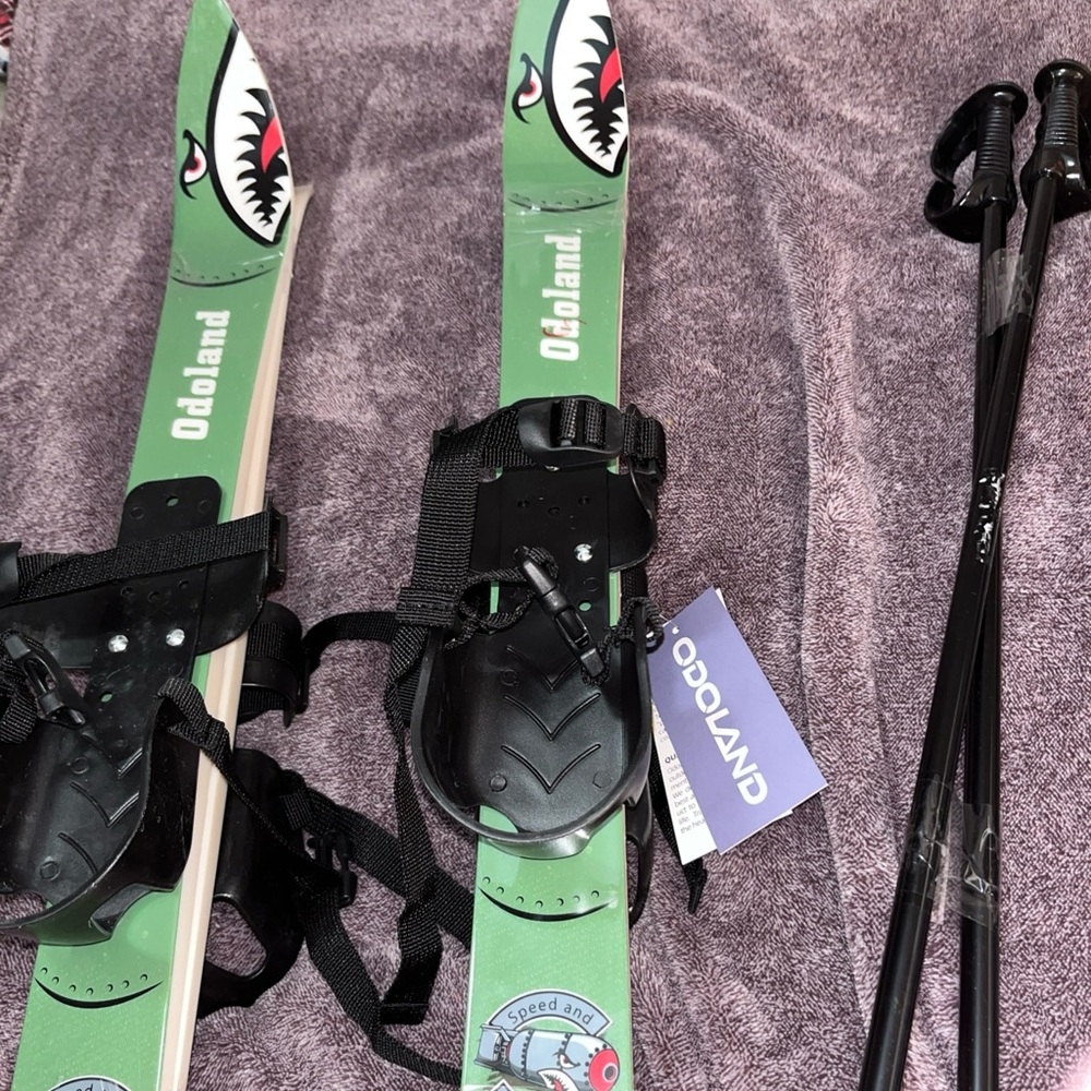 Odoland Green Ski Set with Poles age 4 yrs two sets